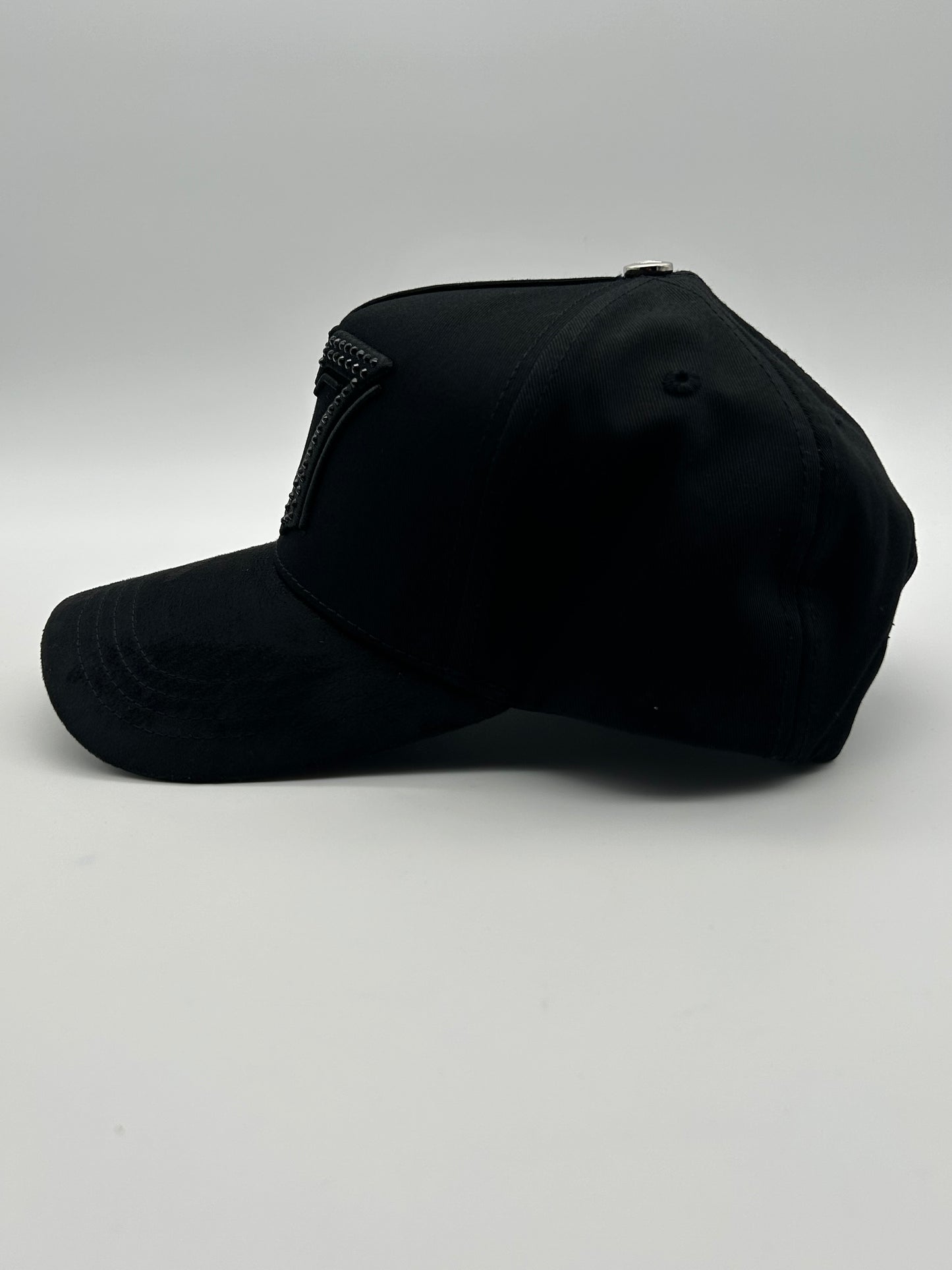 77 - BARBAS HATS