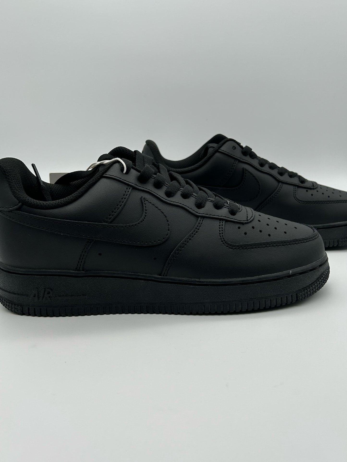 AIR FORCE ONE CLASICO NEGRO - G5