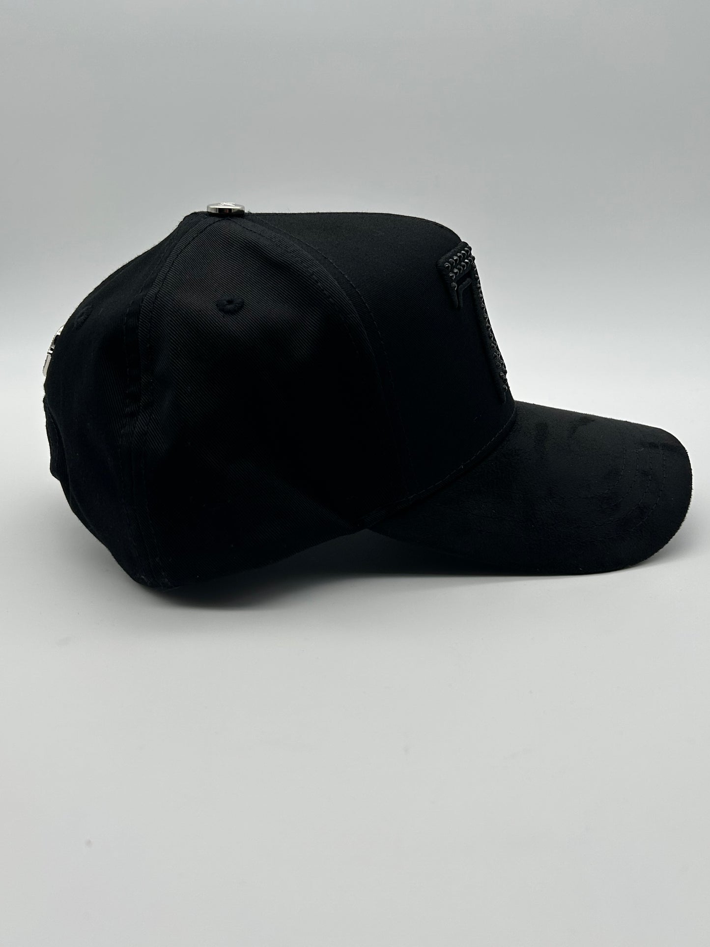 77 - BARBAS HATS