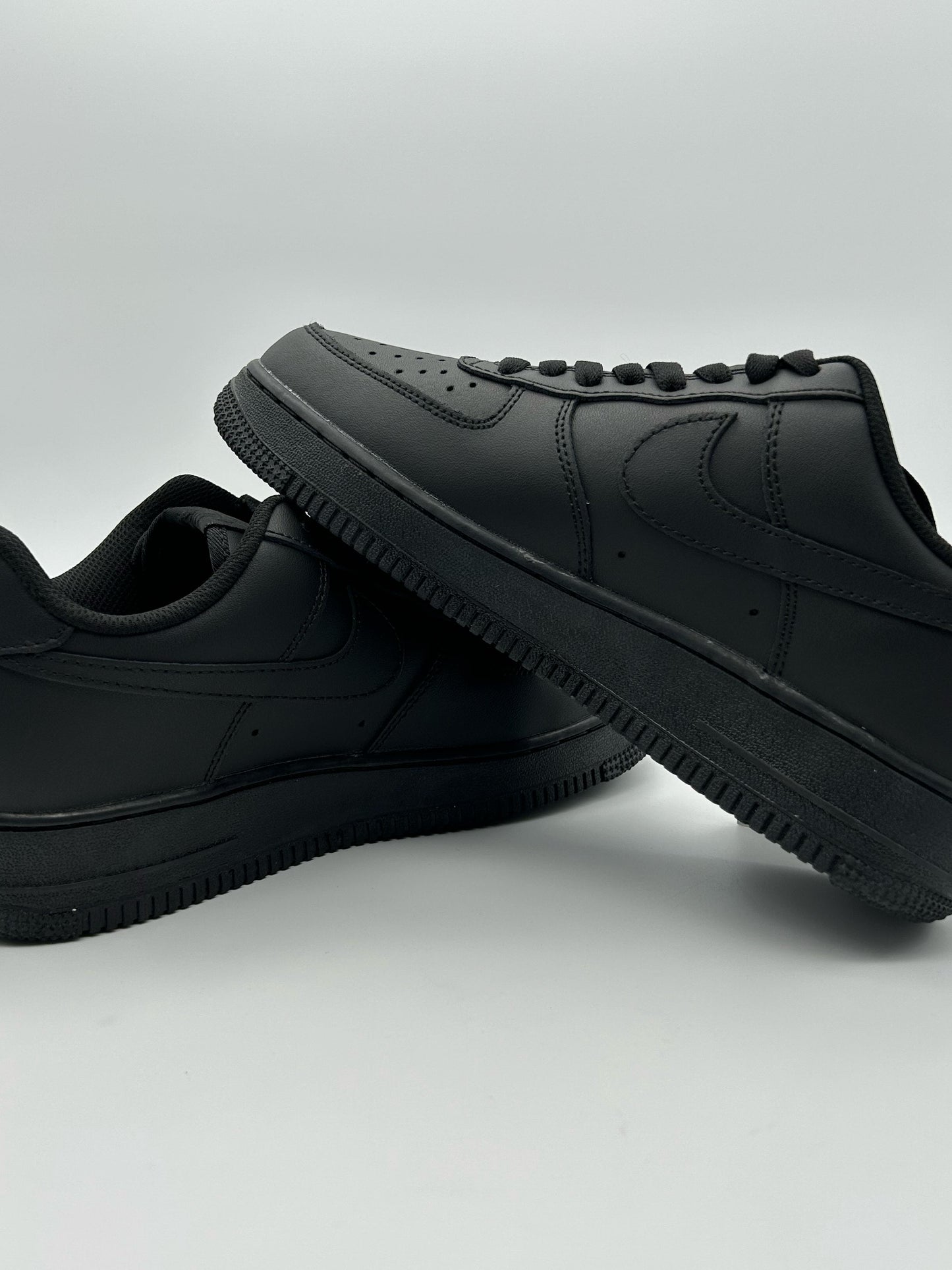 AIR FORCE ONE CLASICO NEGRO - G5