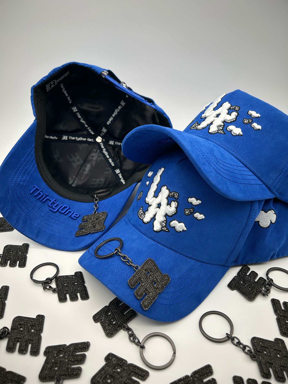 LA CLOUDS - 31 HATS