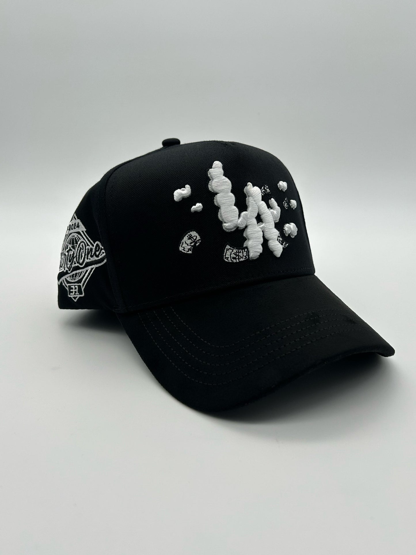 LA CLOUDS BLACK - 31 HATS