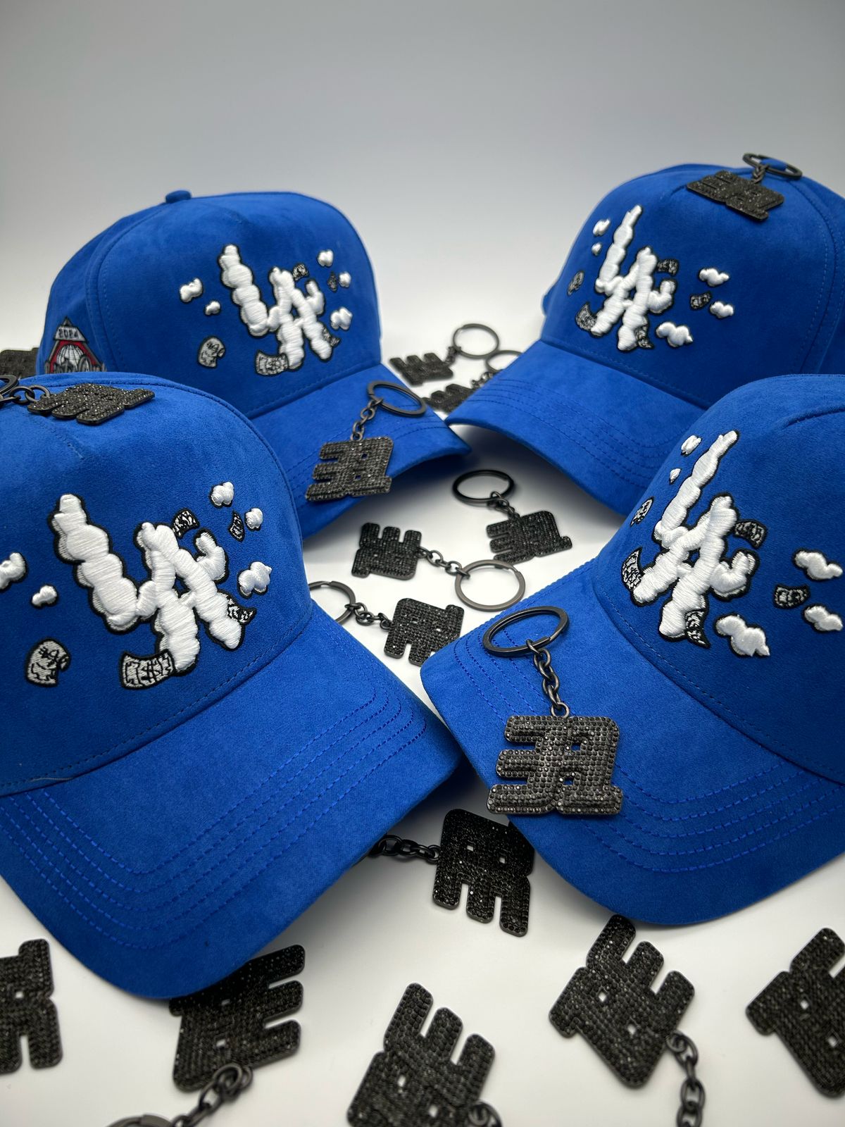 LA CLOUDS - 31 HATS