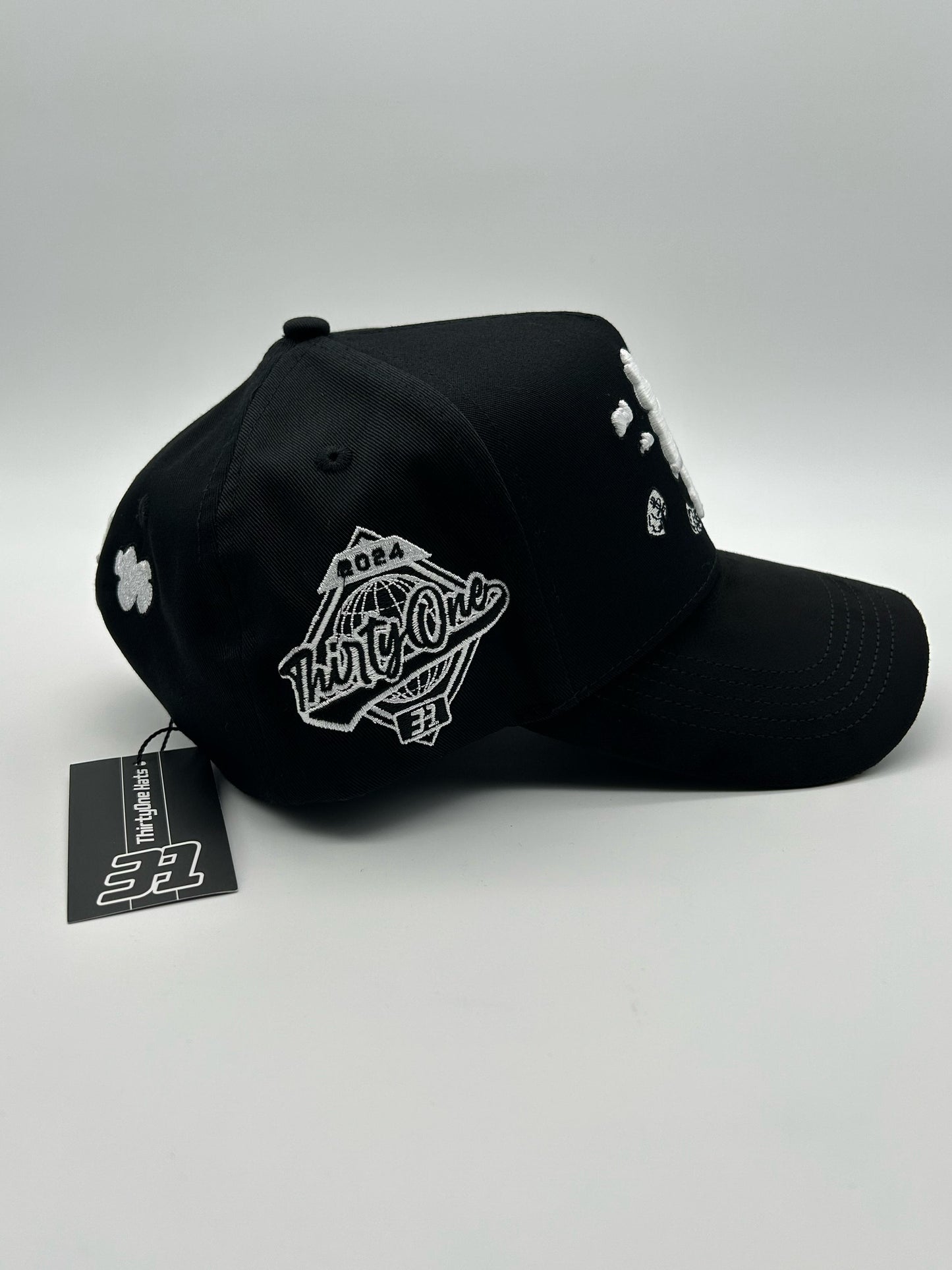 LA CLOUDS BLACK - 31 HATS