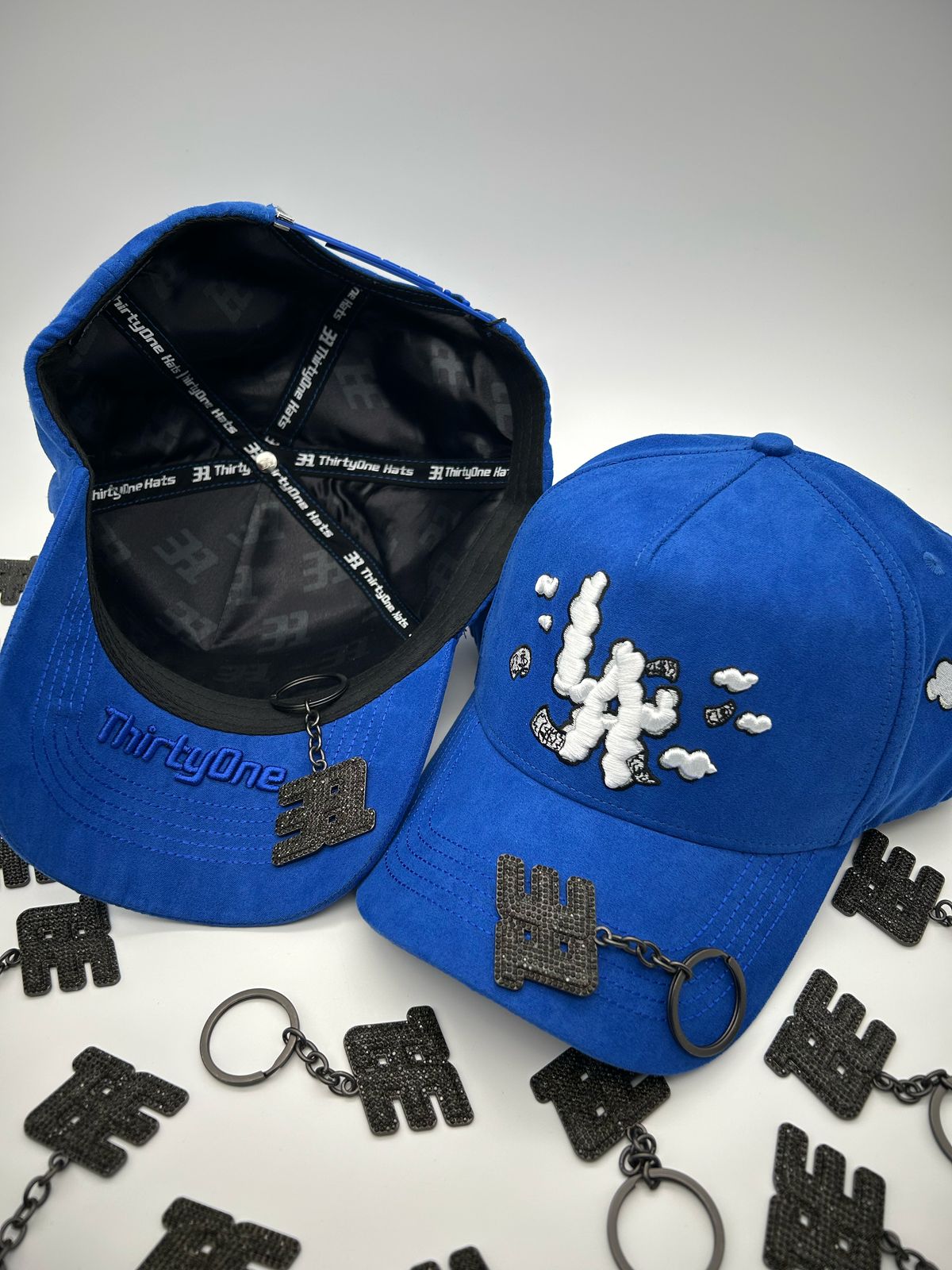 LA CLOUDS - 31 HATS