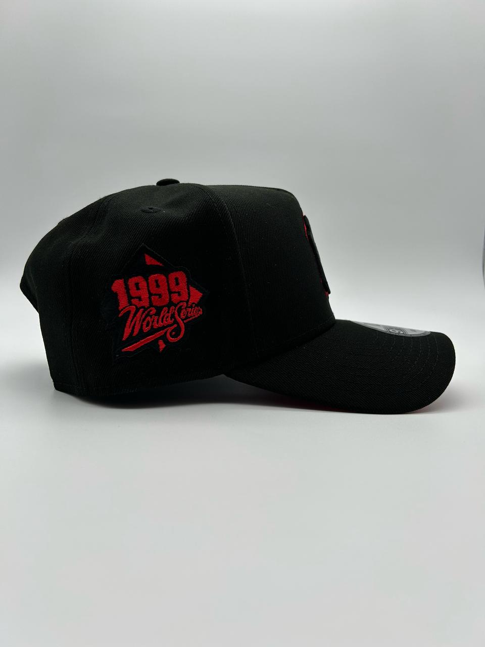 NEW YORK YANKEES WORD SERIES 1999 BLACK AND RED – NEW ERA
