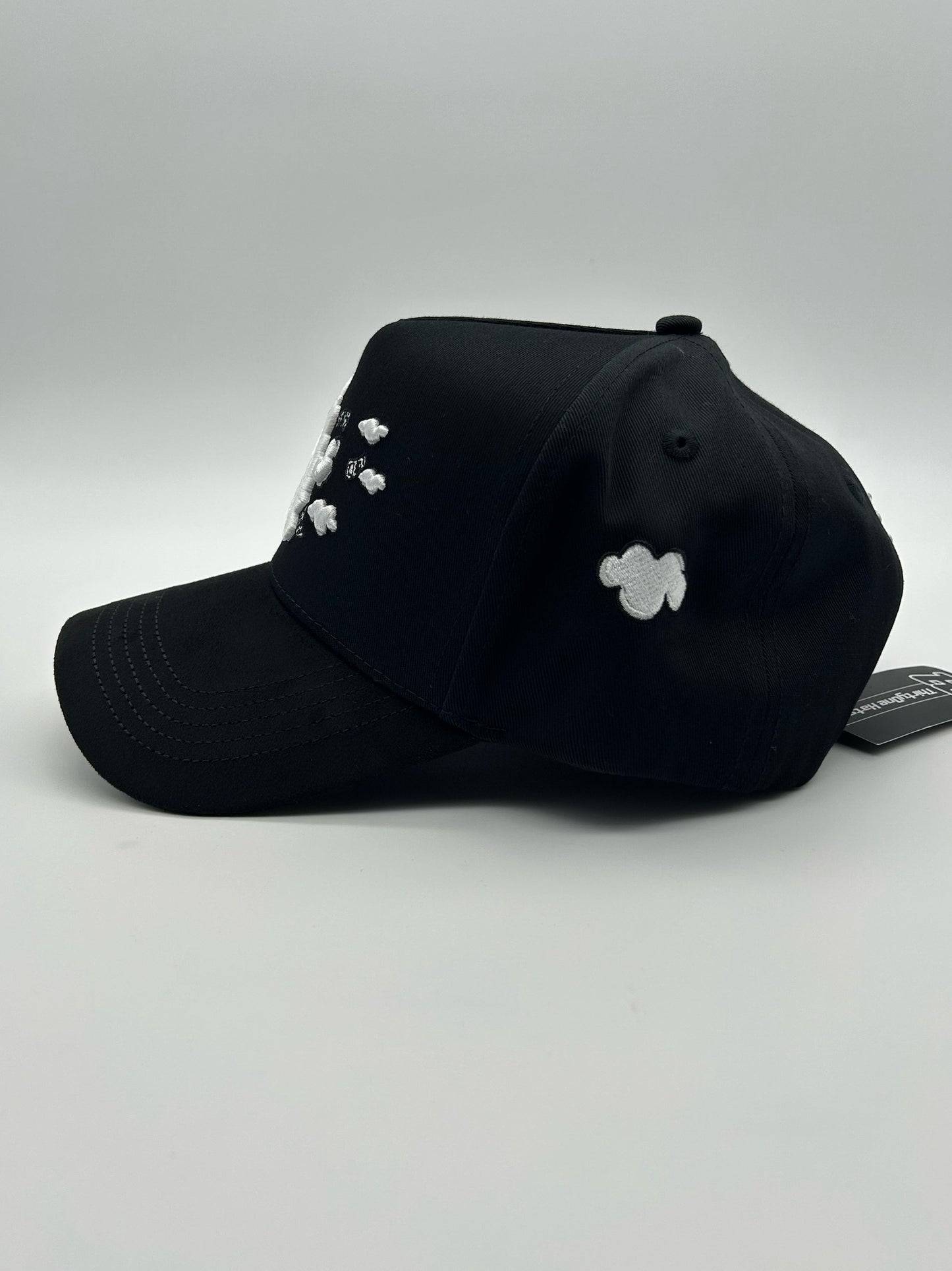 LA CLOUDS BLACK - 31 HATS