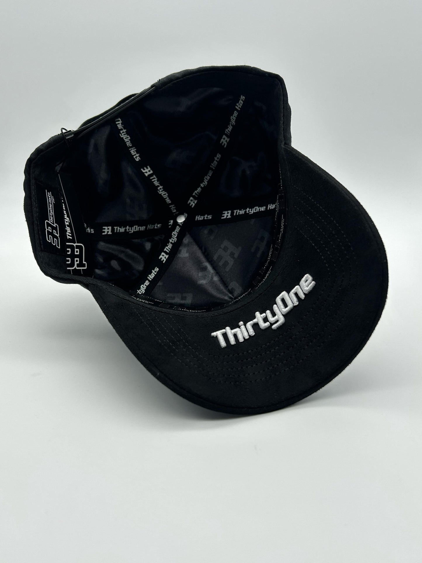 LA CLOUDS BLACK - 31 HATS