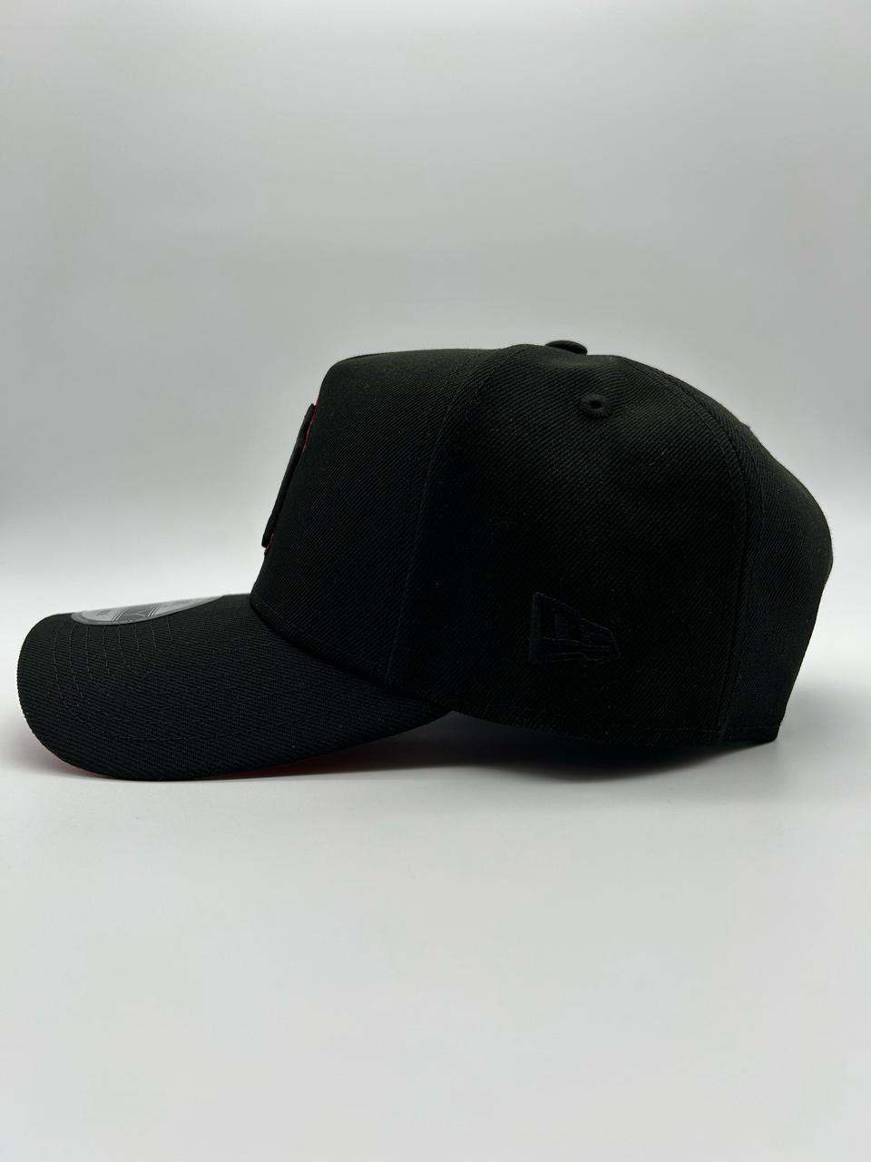 NEW YORK YANKEES WORD SERIES 1999 BLACK AND RED – NEW ERA